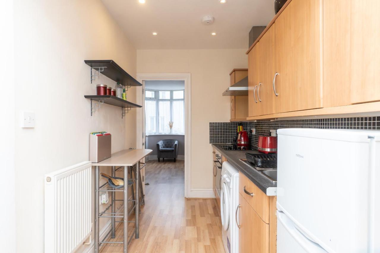 Spacious 2 Bed Southville Flat Near Harbourside بريستول المظهر الخارجي الصورة